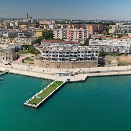 La Baia Sea Bed & Breakfast