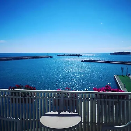 Nocleg ze śniadaniem La Baia Sea 2*