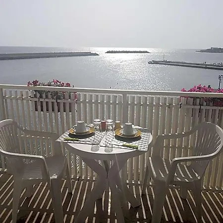 فندق مبيت وإفطار La Baia Sea 4*